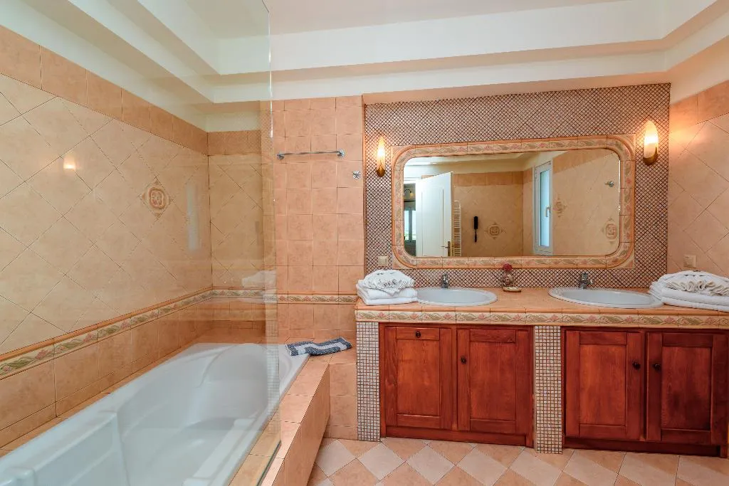 FAMILY ROOM TWO BEDROOMS ONE BATHROOM Room, Sofia Resort Luxury Suites, Crete
