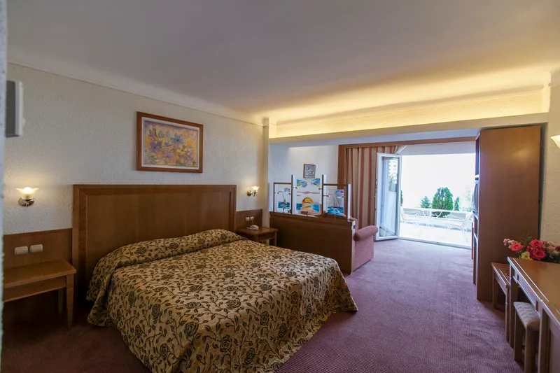 JUNIOR SUITE MOUNTAIN VIEW Room, Athos Palace Hotel, Halkidiki