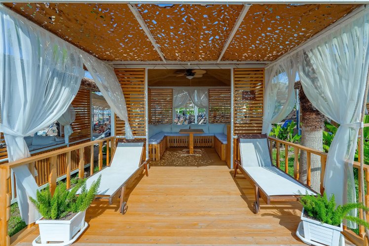 Sural Saray, Antalya