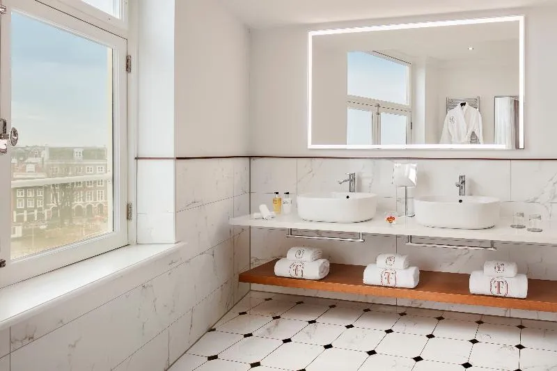 SUITE WITH VIEWS Room, Tivoli Doelen Amsterdam, Amsterdam