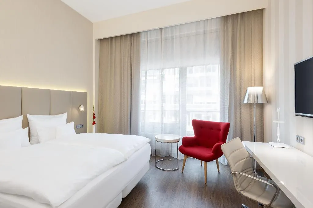DOUBLE PREMIUM Room, NH Collection Berlin Mitte Friedrichstrasse, Berlin