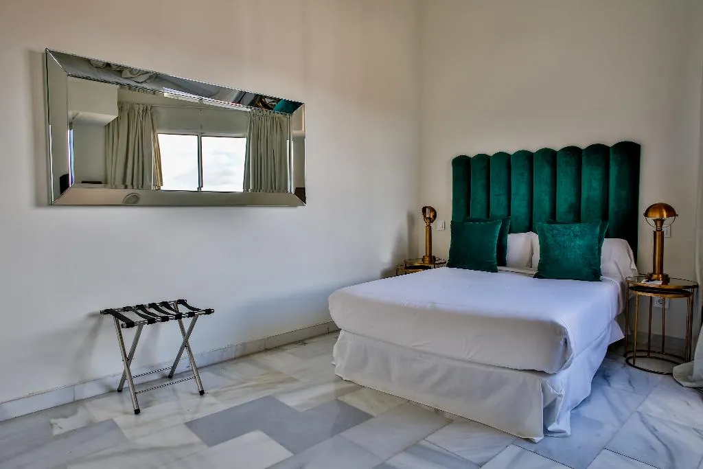 FAMILY ROOM CAPACITY 6 Room, Hotel 11th Principe by Splendom Suites, Madrid