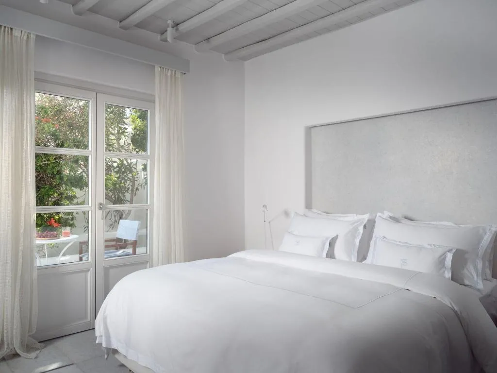 JUNIOR SUITE WITH VIEWS Room, Belvedere hotel, Mykonos