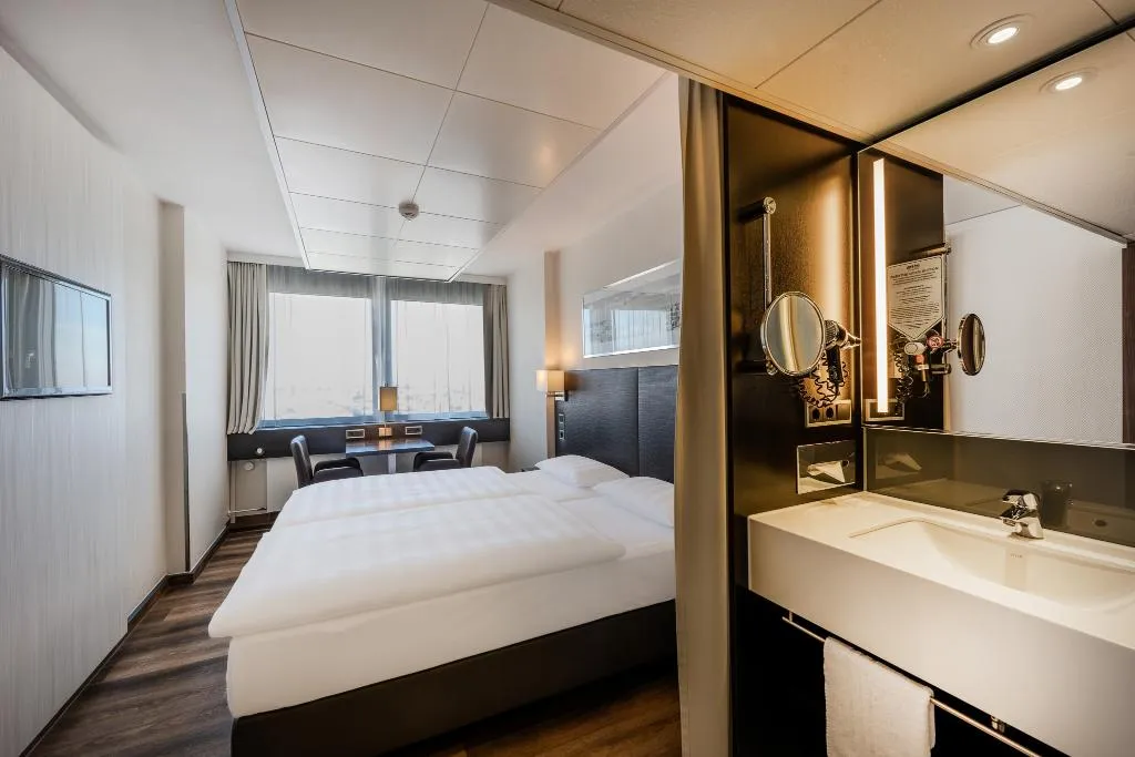 DOUBLE STANDARD Room, Park Inn by Radisson Berlin Alexanderplatz, Berlin