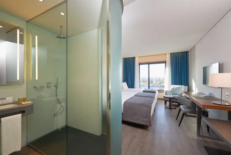 TRIPLE STANDARD Room, Timbre Heroismo, Porto