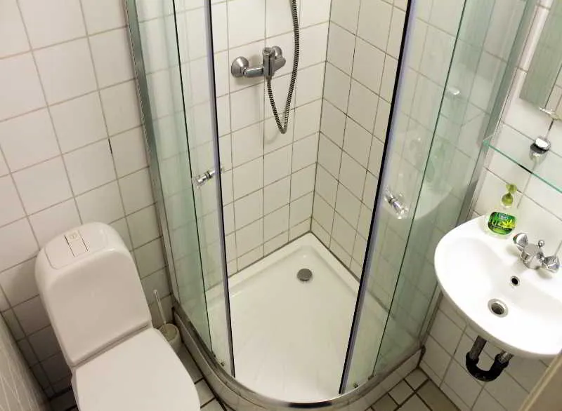 Room, Adam, Reykjavik