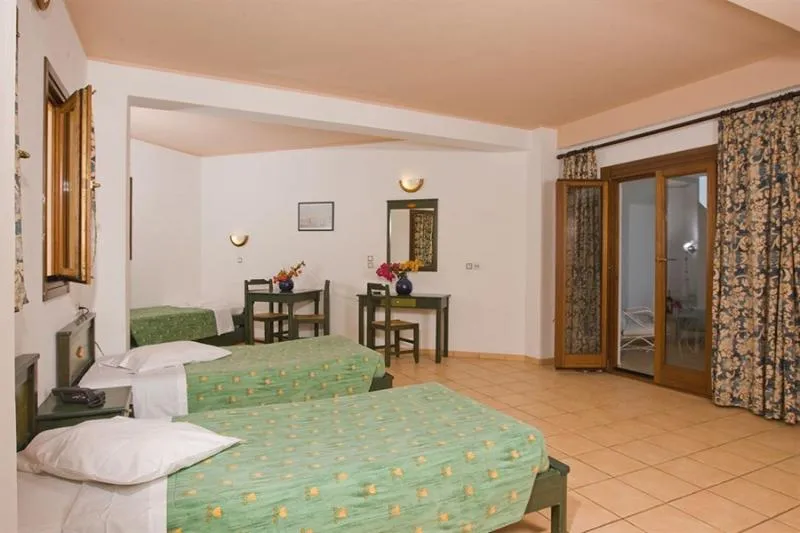 FAMILY ROOM TWO BEDROOMS Room, Club Lyda Hotel, Crete