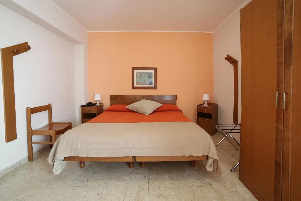 QUADRUPLE STANDARD Room, Villa Mater, Catania