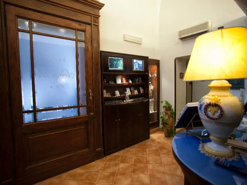 Lobby, Neapolis, Naples