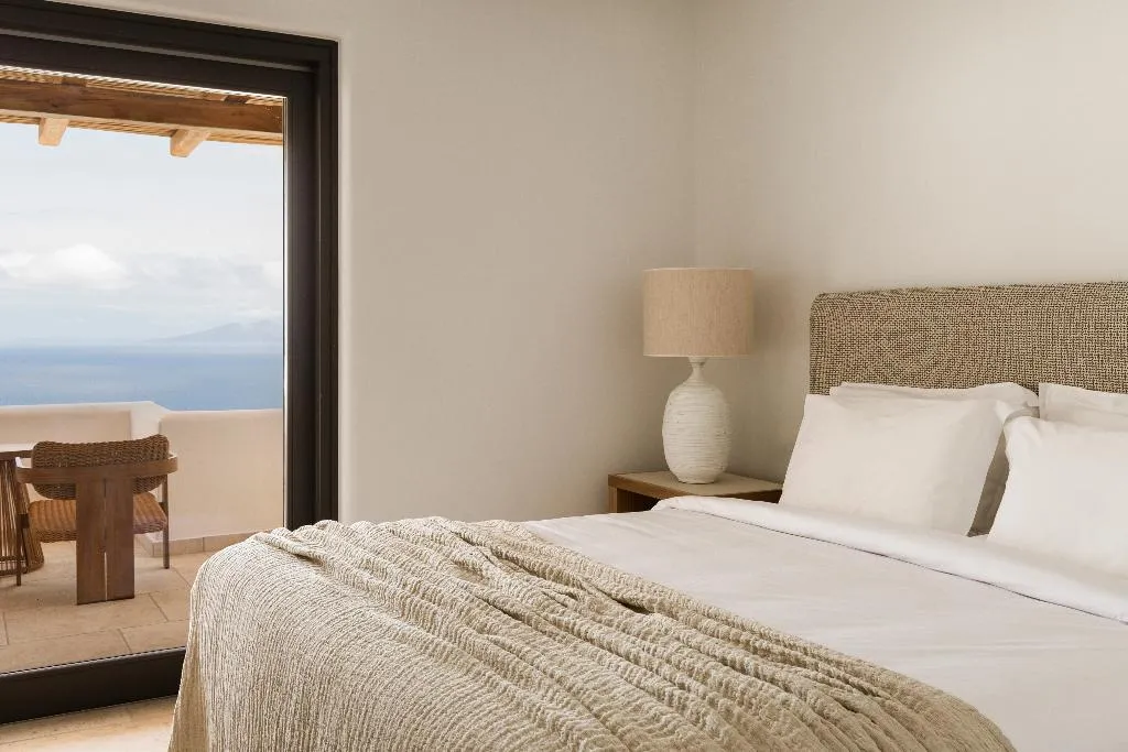 SUITE CLASSIC SEA VIEW Room, NERO Boutique Hotel, Santorini