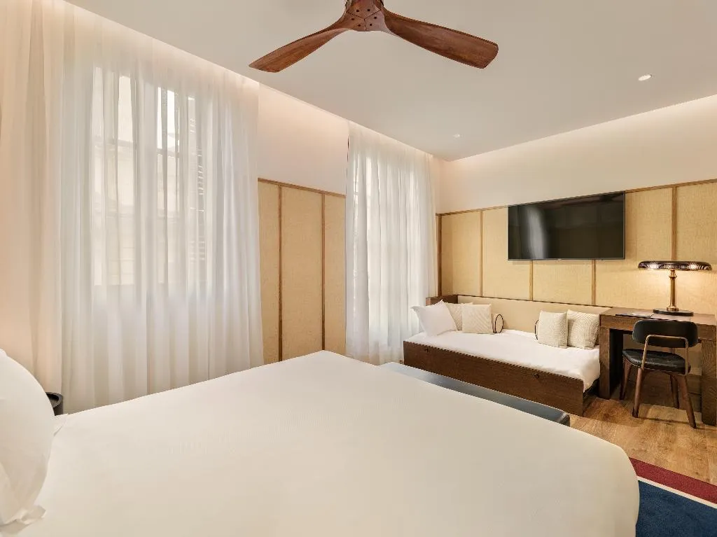 TRIPLE STANDARD Room, H10 Madison, Barcelona