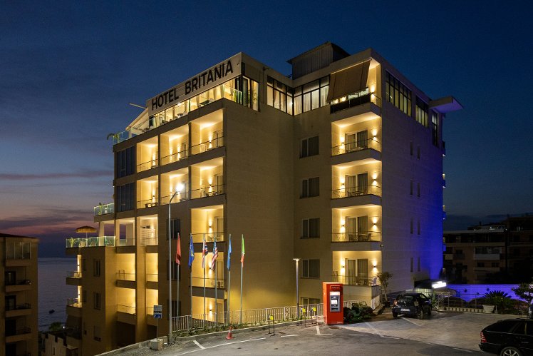 Hotel Britania, Kavaje