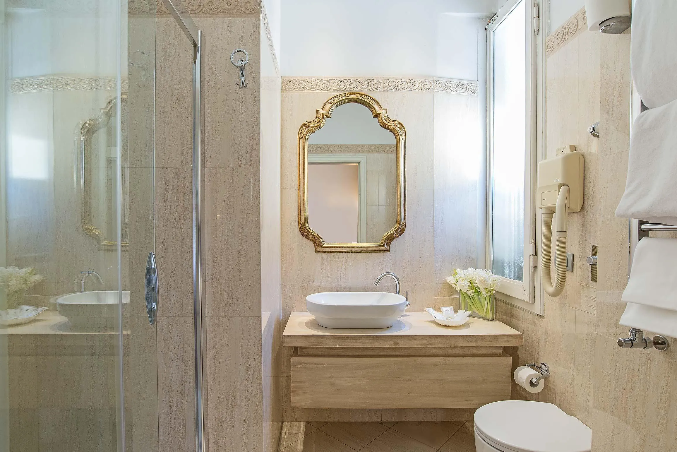 Room, Atlantic Palace, Florence