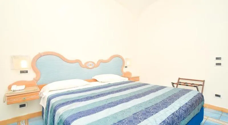 Room, Albergo Italia, Naples