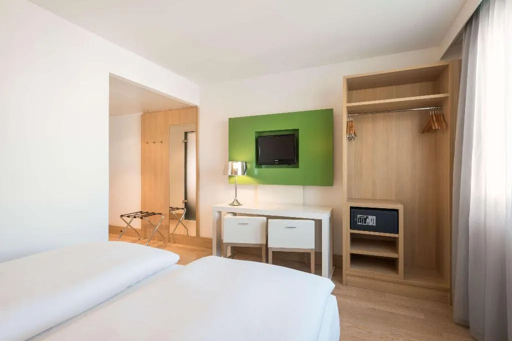 DOUBLE SINGLE USE STANDARD Room, NH Berlin Potsdamer Platz, Berlin