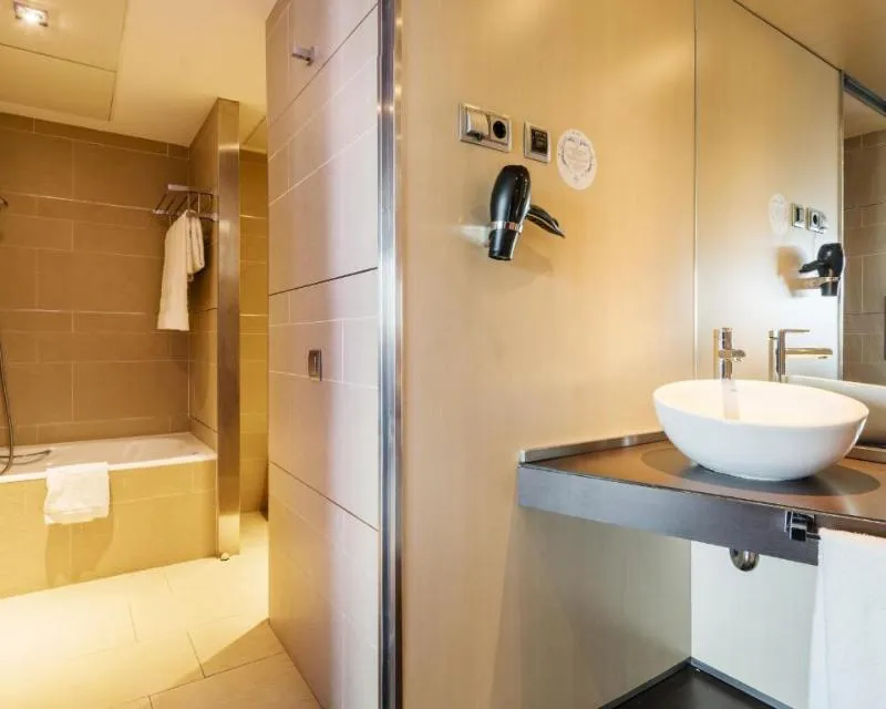 DOUBLE SUPERIOR Room, Ilunion Barcelona, Barcelona