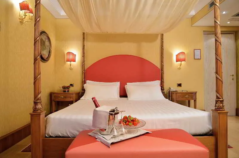 Room, Hotel Homs, Rome