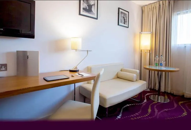 TWIN STANDARD Room, Louis Fitzgerald Hotel, Dublin
