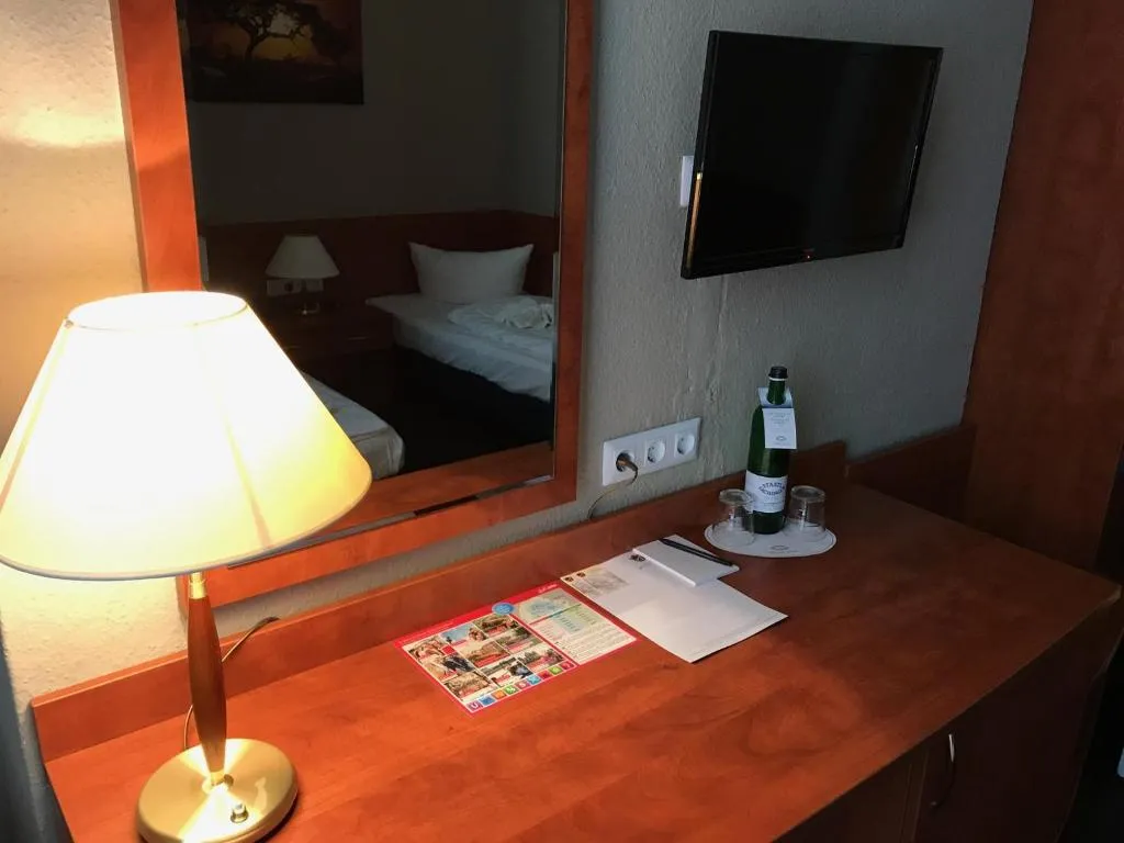 TWIN STANDARD Room, Astrid, Berlin