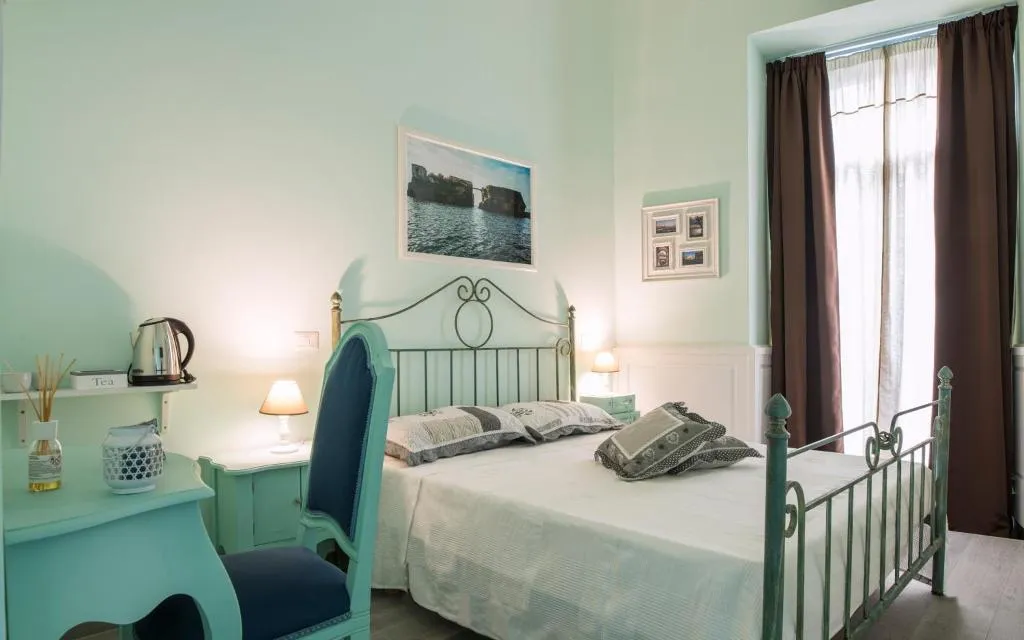 DOUBLE WITH BALCONY Room, Dimora Partenopea, Naples