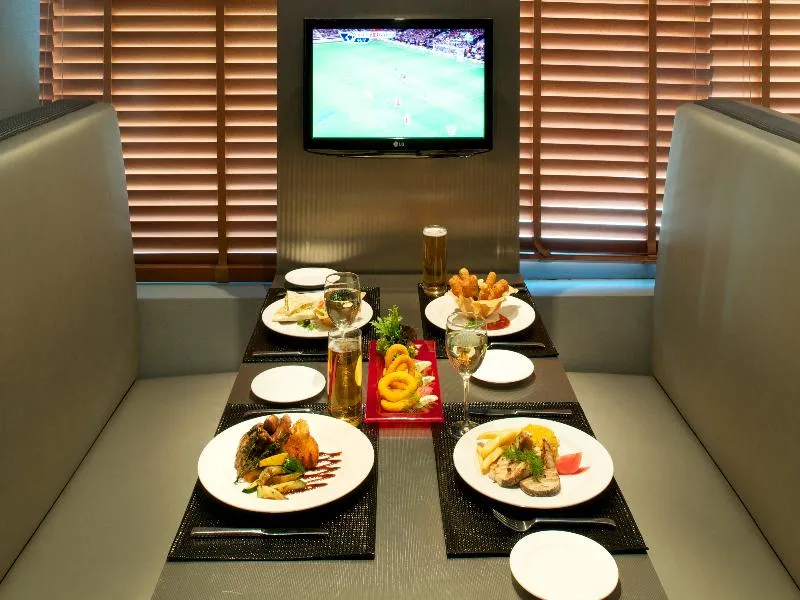 Restaurant, Montreal Barsha Hotel, Dubai