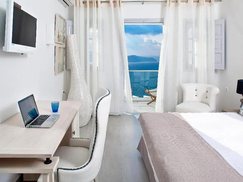 Double or Twin SUPERIOR Room, Belvedere Suites, Santorini