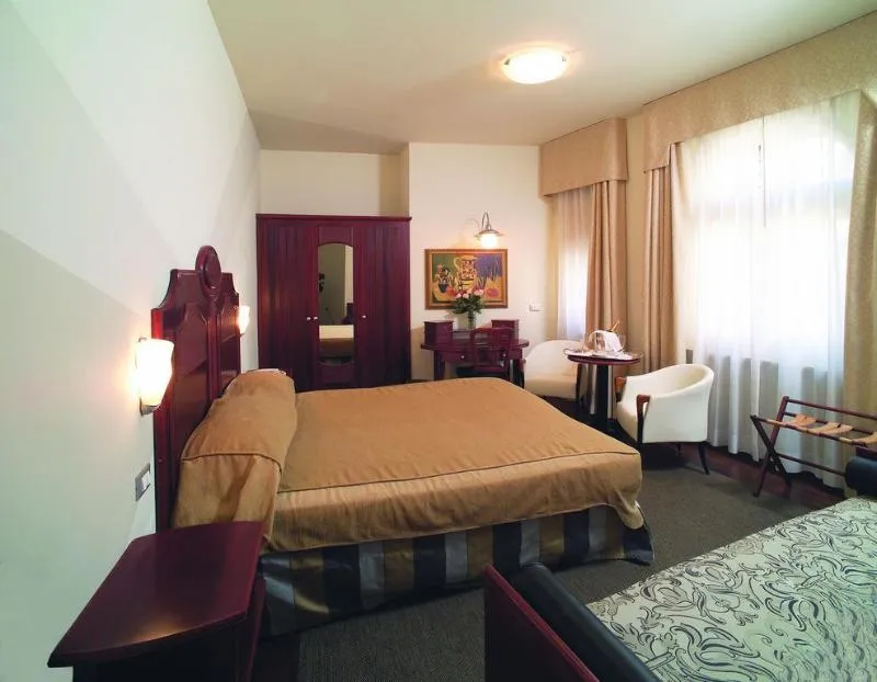 Room, Rosetta Hotel Perugia, Tapestry Collection, Perugia