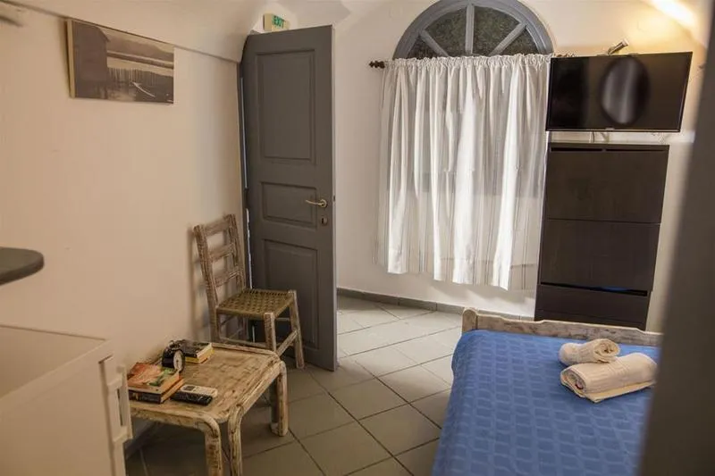 General view, Maryloujohn Villas, Santorini