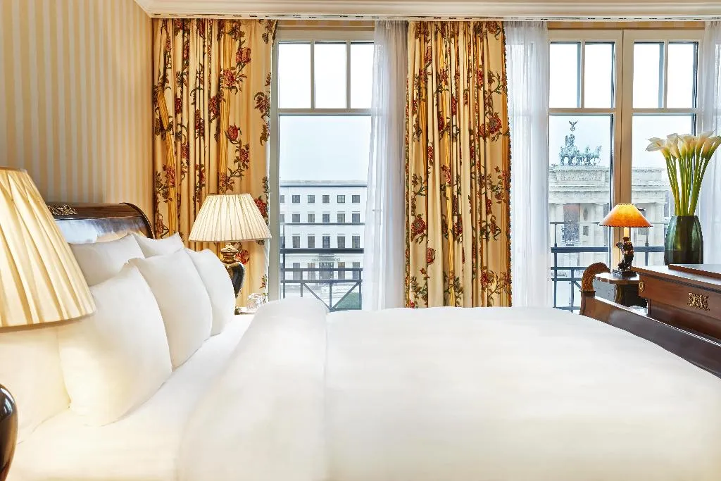 SUITE STANDARD Room, Adlon Kempinski Berlin, Berlin