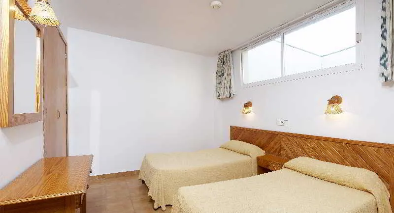 Room, Apartamentos Mar y Playa 2, Ibiza