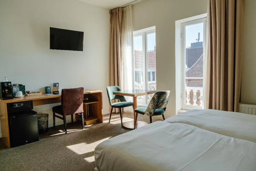 Double or Twin COMFORT Room, Ambassador City Centre Hotel, Amsterdam