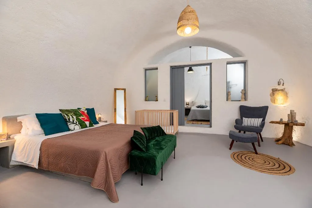 VILLA LUXURY TWO BEDROOMS Room, 1812 Caves 'n Mansion, Santorini