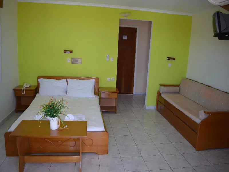 STUDIO CAPACITY 3 Room, Montes Studios & Apartments, Zante