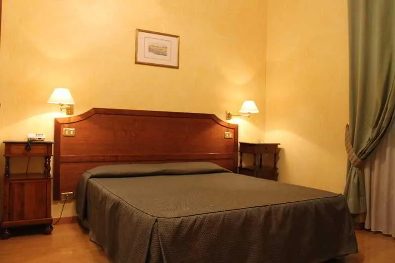 Double or Twin STANDARD Room, Fiori, Rome