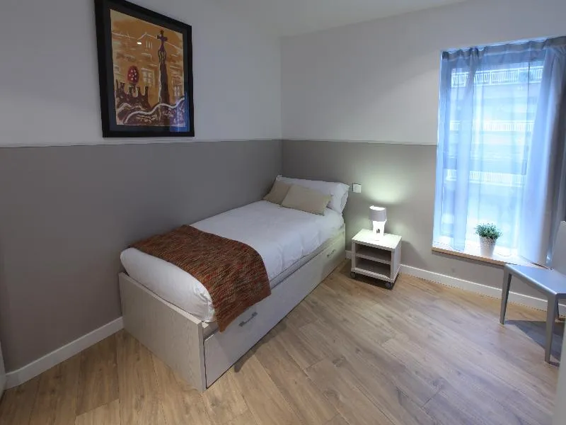 APARTMENT CAPACITY 6 TWO BEDROOMS Room, MH Apartments Urban, Barcelona
