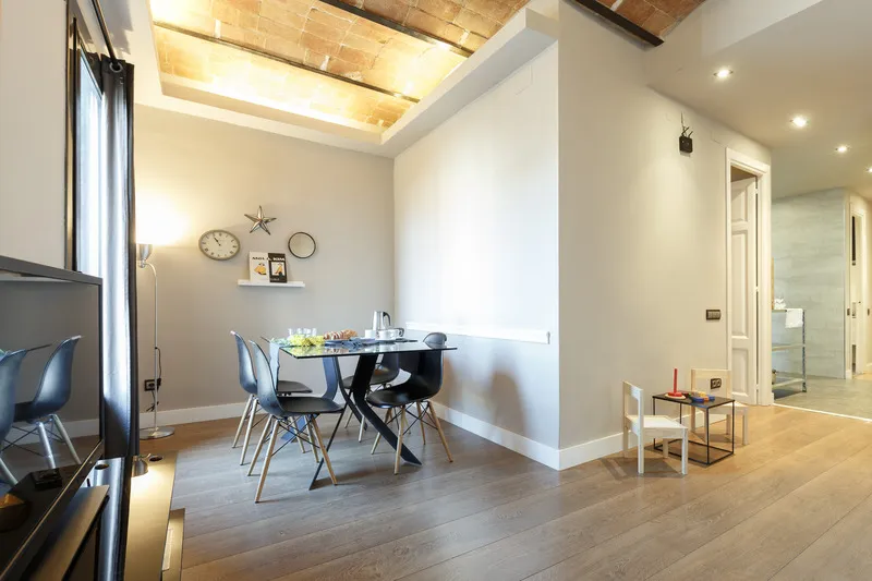 APARTMENT CAPACITY 6 Room, AinB Eixample-Miro Apartments, Barcelona