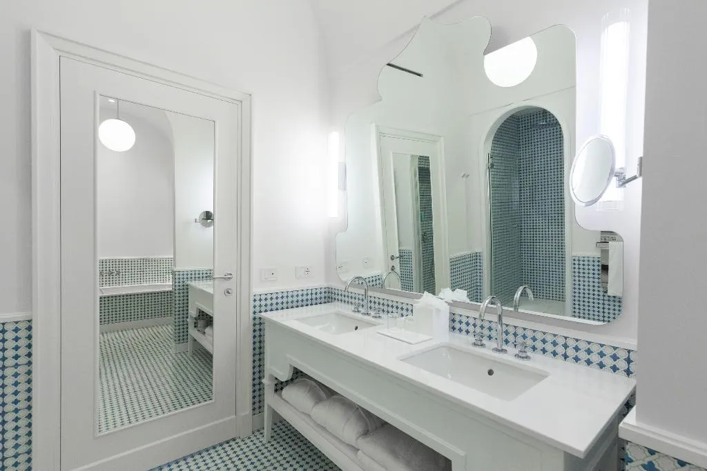 SUITE SEA VIEW Room, Grand Hotel Europa Palace, Naples