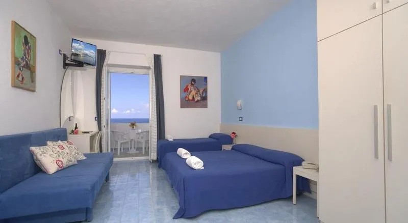QUADRUPLE STANDARD Room, Hotel Imperamare, Naples