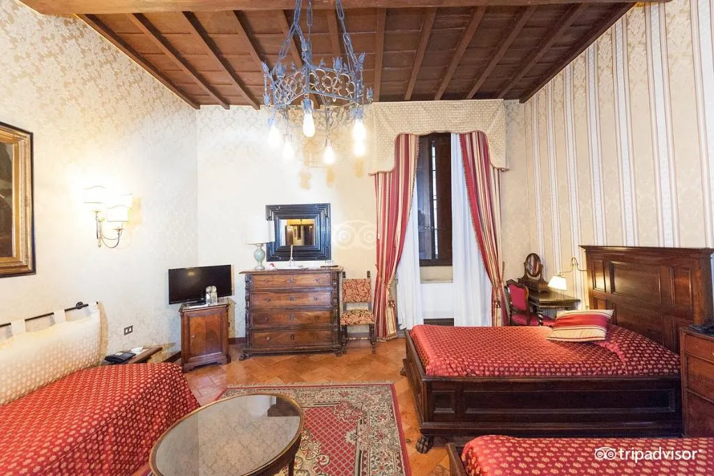 TRIPLE ONE BEDROOM Room, Monna Lisa, Florence
