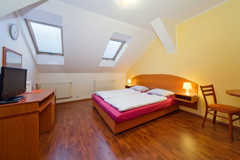 Room, Apartment Amandment, Prague