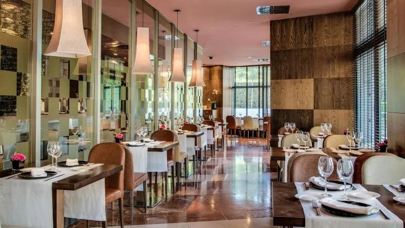 Restaurant, Eurostars Madrid Mirasierra Suites, Madrid