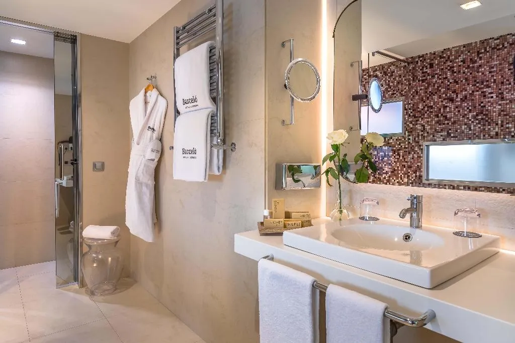 JUNIOR SUITE STANDARD Room, Barcelo Malaga, Costa Del Sol