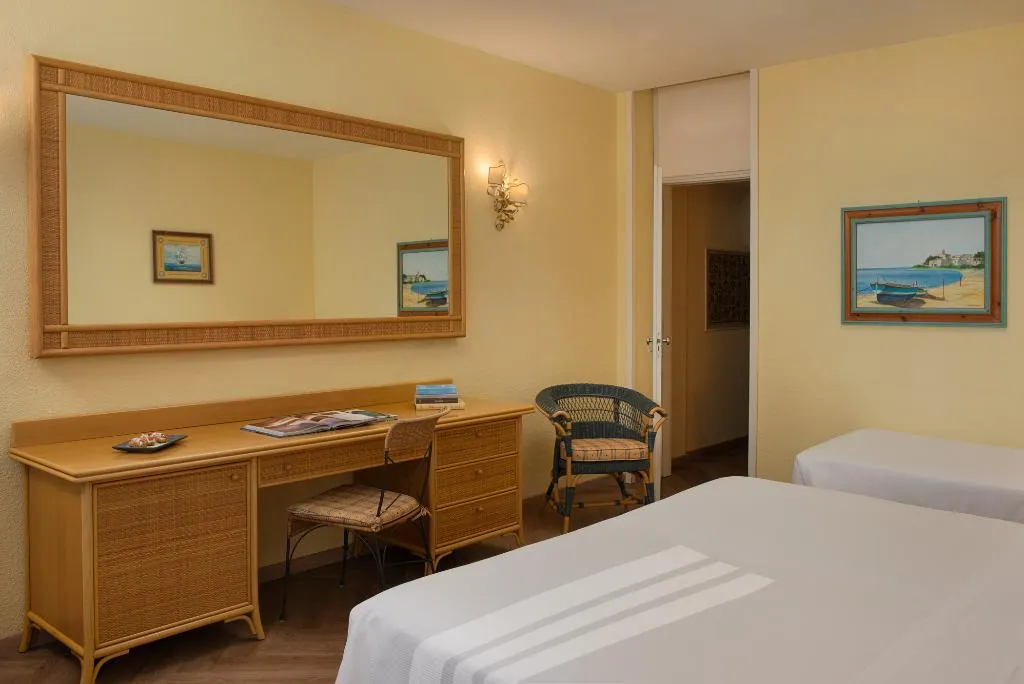 DOUBLE SUPERIOR Room, UNA HOTELS Capotaormina, Taormina