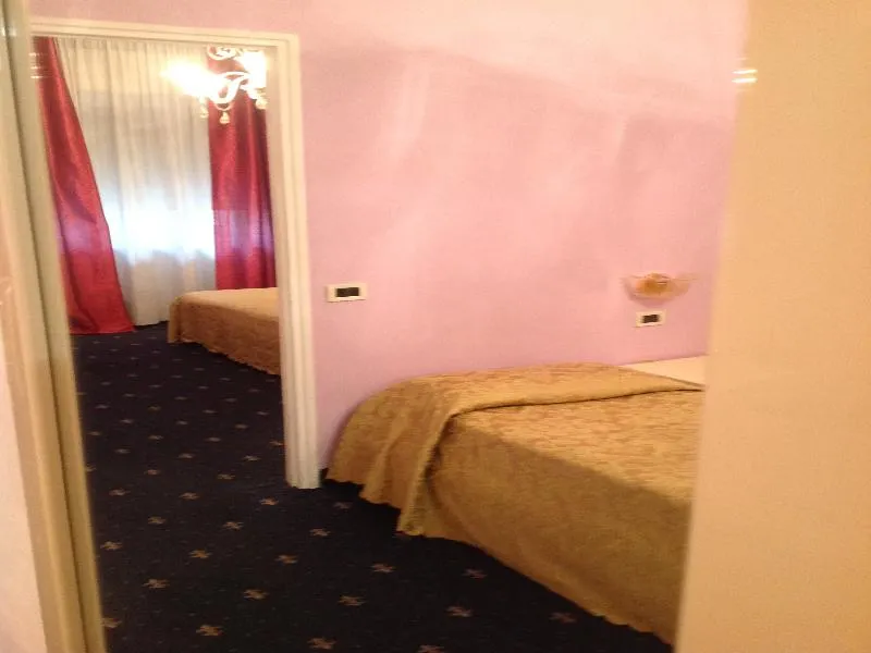 QUADRUPLE STANDARD Room, La Meridiana, Venice