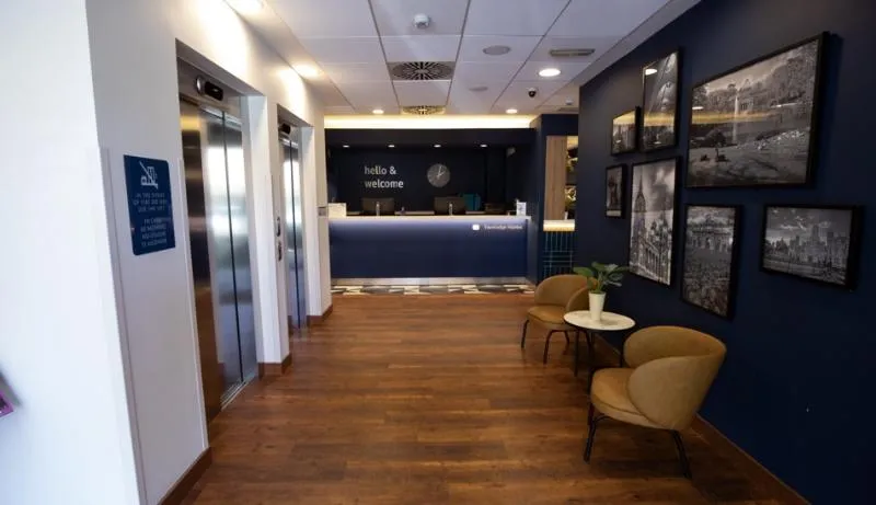 Lobby, Travelodge Madrid Metropolitano, Madrid