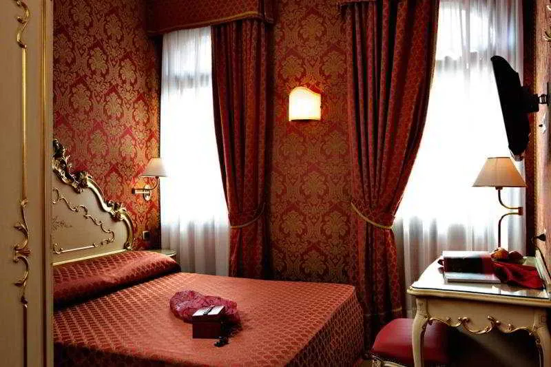 Room, Ca' Pedrocchi, Venice
