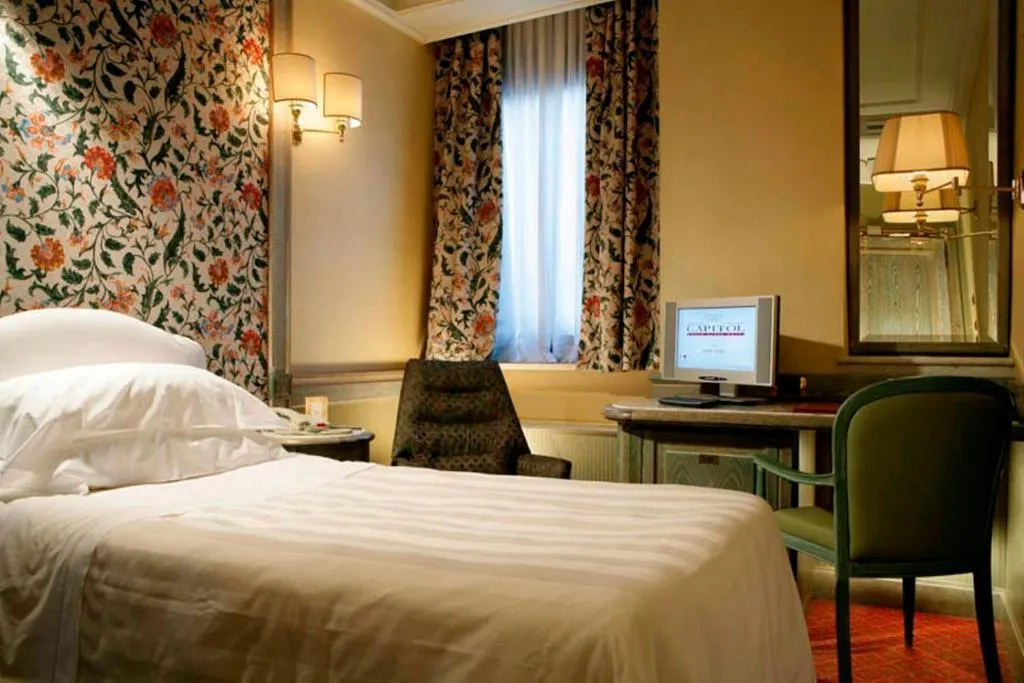SINGLE SUPERIOR Room, Hotel Capitol, Milan