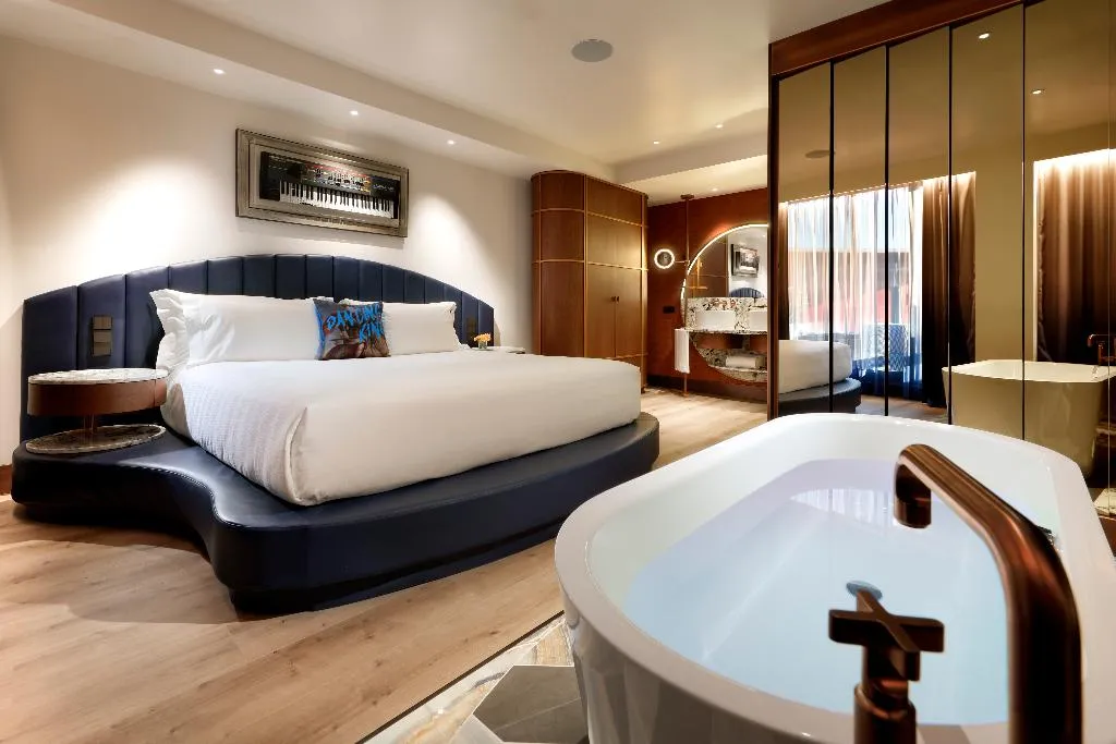 SUITE WITH TERRACE Room, Hard Rock Hotel Madrid, Madrid