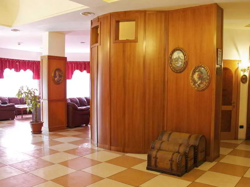 Lobby, Business Hotel, Naples