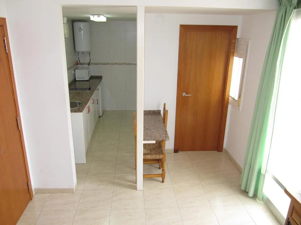 STUDIO CAPACITY 2 Room, Corcega, Costa Dorada